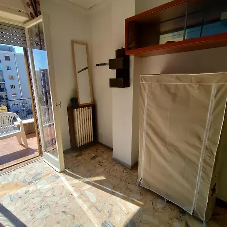 ホームステイ Temporary Double Room ペスカーラ