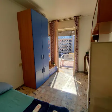ホームステイ Temporary Double Room *